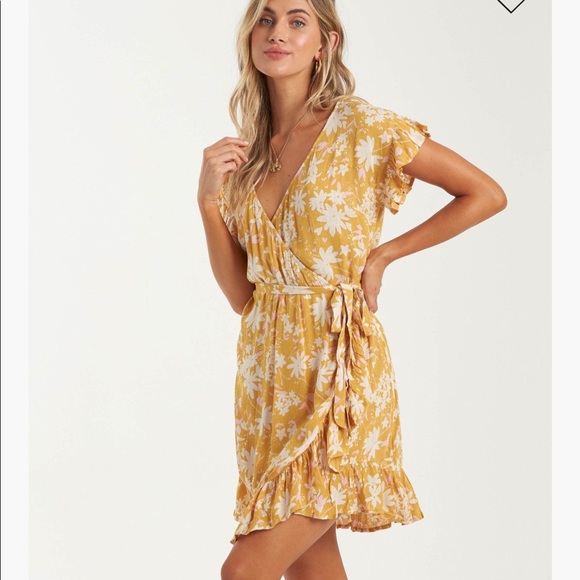 Billabong Dresses & Skirts - Billabong 🌞😎 Wrap Dress Mediun